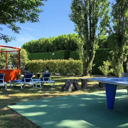 Les Cigalous 2* Salavas